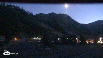Palisades Tahoe KT-22 Live Webcam - Aug 18, 2026, 8:29pm PDT