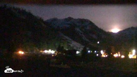 Palisades Tahoe KT-22 Live Webcam - May 2, 2026, 5:04am PDT