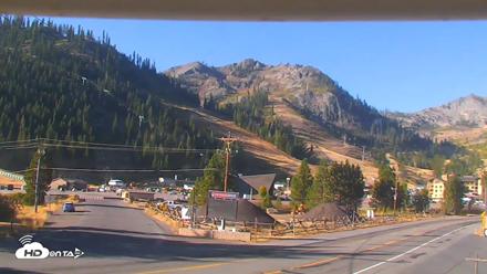 Palisades Tahoe KT-22 Live Webcam - Oct 1, 2026, 9:02am PDT