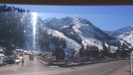 Palisades Tahoe KT-22 Live Webcam - Jan 24, 2026, 1:09pm PST
