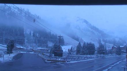 Palisades Tahoe KT-22 Live Webcam - Oct 15, 2025, 7:25am PDT