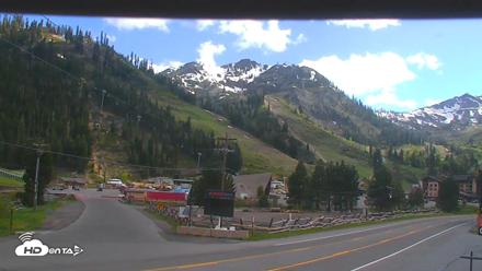 Palisades Tahoe KT-22 Live Webcam - May 17, 2026, 5:03pm PDT