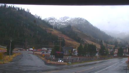 Palisades Tahoe KT-22 Live Webcam - Oct 14, 2025, 1:59pm PDT