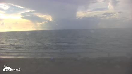 Gulf Shores - Port Aransas Live Beach Cam - Sep 17, 2026, 8:40am CDT