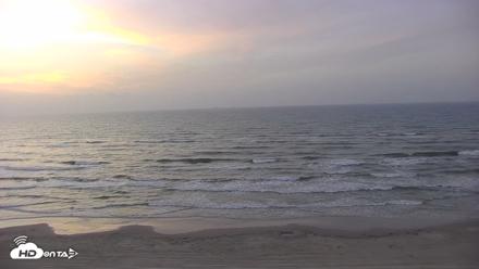 Gulf Shores - Port Aransas Live Beach Cam - Jul 25, 2026, 6:47am CDT