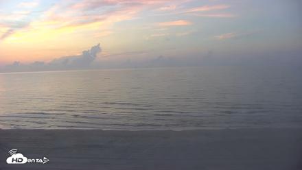 Gulf Shores - Port Aransas Live Beach Cam - Aug 28, 2026, 7:04am CDT