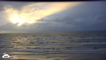 Gulf Shores - Port Aransas Live Beach Cam - Oct 2, 2026, 7:35am CDT