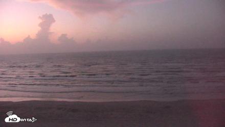 Gulf Shores - Port Aransas Live Beach Cam - Aug 15, 2026, 6:34am CDT