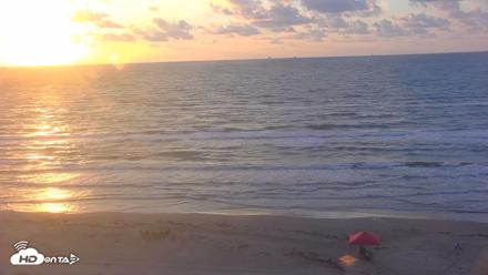 Gulf Shores - Port Aransas Live Beach Cam - Sep 25, 2026, 7:35am CDT