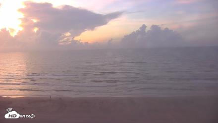 Gulf Shores - Port Aransas Live Beach Cam - Sep 8, 2026, 7:03am CDT