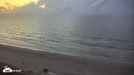 Port Aransas Beach - Sea Gull Condos Live Webcam - Sep 9, 2026, 6:48am CDT