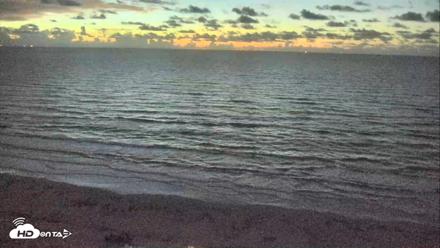 Port Aransas Beach - Sea Gull Condos Live Webcam - Sep 21, 2026, 6:43am CDT