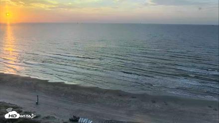 Port Aransas Beach - Sea Gull Condos Live Webcam - Aug 3, 2026, 7:05am CDT