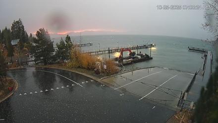 North Lake Tahoe Boat Ramp Live Webcam - Oct 25, 2025, 7:08am PDT