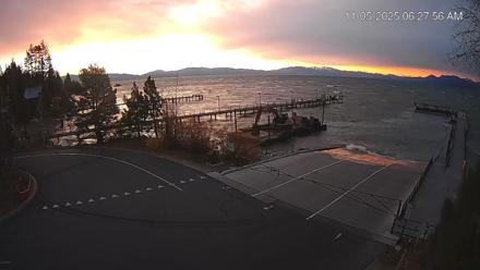 North Lake Tahoe Boat Ramp Live Webcam - Nov 5, 2025, 6:27am PST