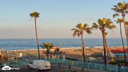 Manhattan Beach Pier North Live Cam - Oct 8, 2026, 7:32am PDT