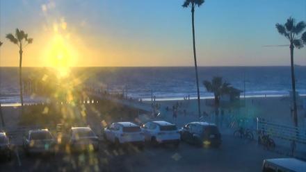 Manhattan Beach Pier North Live Cam - Oct 22, 2025, 6:05pm PDT