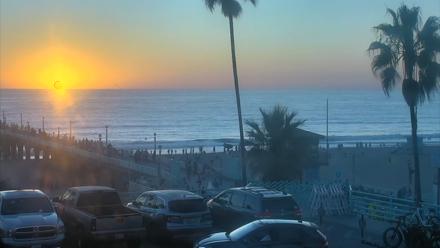 Manhattan Beach Pier North Live Cam - Oct 12, 2025, 6:21pm PDT