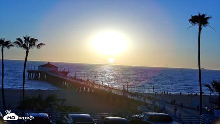 Manhattan Beach Pier North Live Cam - Oct 6, 2026, 6:11pm PDT