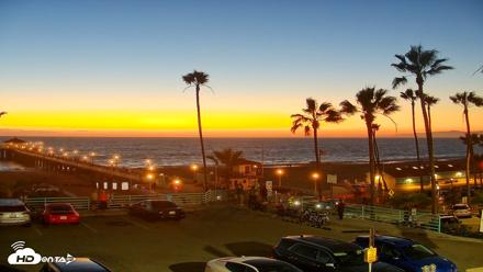 Manhattan Beach Pier North Live Cam - Oct 9, 2026, 6:58pm PDT