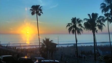 Manhattan Beach Pier North Live Cam - Mar 18, 2026, 7:02pm PDT