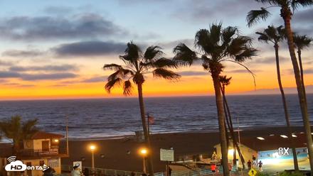Manhattan Beach Pier North Live Cam - Oct 8, 2026, 7:02pm PDT
