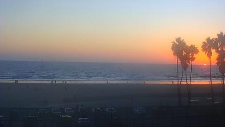 Venice Beach Wide View Live Webcam - Oct 7, 2025, 6:30pm PDT