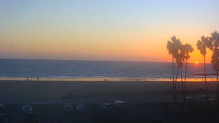 Venice Beach Wide View Live Webcam - Oct 8, 2025, 6:29pm PDT