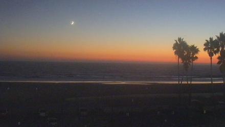 Venice Beach Wide View Live Webcam - Sep 24, 2025, 7:30pm PDT
