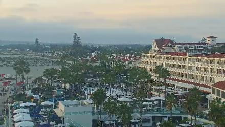 Hotel Del Coronado 4K Roaming Live Cam - Dec 12, 2025, 4:20pm PST