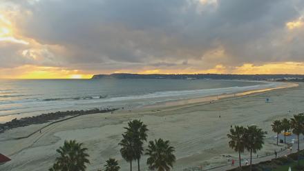 Hotel Del Coronado 4K Roaming Live Cam - Feb 17, 2026, 5:15pm PST