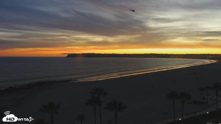 Hotel Del Coronado 4K Roaming Live Cam - Apr 20, 2026, 7:41pm PDT