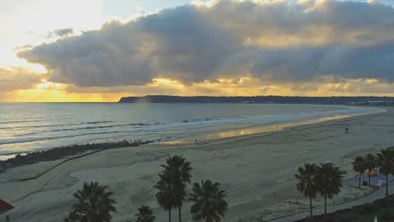 Hotel Del Coronado 4K Roaming Live Cam - Feb 17, 2026, 5:00pm PST