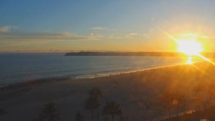 Hotel Del Coronado 4K Roaming Live Cam - Jul 26, 2025, 7:41pm PDT