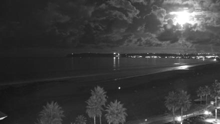 Hotel Del Coronado 4K Roaming Live Cam - Dec 3, 2025, 4:07am PST