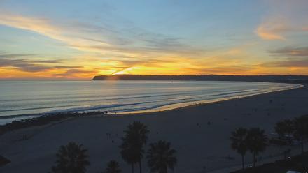 Hotel Del Coronado 4K Roaming Live Cam - Feb 24, 2026, 5:46pm PST