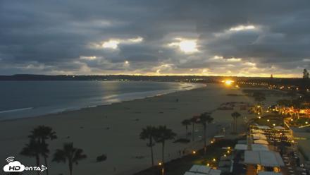 Hotel Del Coronado 4K Roaming Live Cam - May 25, 2026, 8:05pm PDT