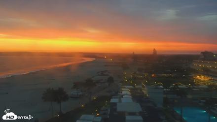 Hotel Del Coronado 4K Roaming Live Cam - Aug 10, 2026, 7:50pm PDT