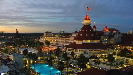 Hotel Del Coronado 4K Roaming Live Cam - Jan 5, 2026, 5:16pm PST