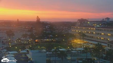 Hotel Del Coronado 4K Roaming Live Cam - Aug 10, 2026, 7:49pm PDT