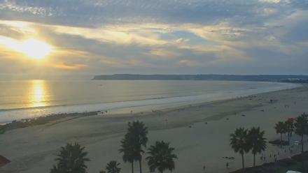 Hotel Del Coronado 4K Roaming Live Cam - Nov 11, 2025, 4:19pm PST