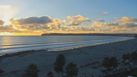 Hotel Del Coronado 4K Roaming Live Cam - Dec 27, 2025, 4:23pm PST