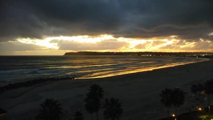 Hotel Del Coronado 4K Roaming Live Cam - Feb 17, 2026, 6:00pm PST