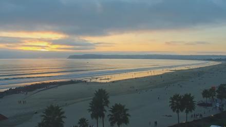 Hotel Del Coronado 4K Roaming Live Cam - Nov 8, 2025, 4:44pm PST