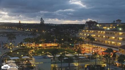 Hotel Del Coronado 4K Roaming Live Cam - May 25, 2026, 8:05pm PDT