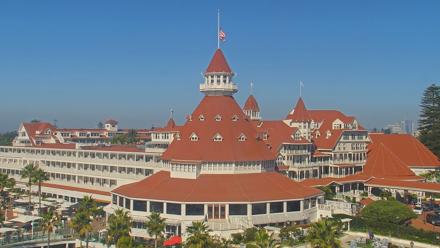 Hotel Del Coronado 4K Roaming Live Cam - Nov 9, 2025, 12:01pm PST