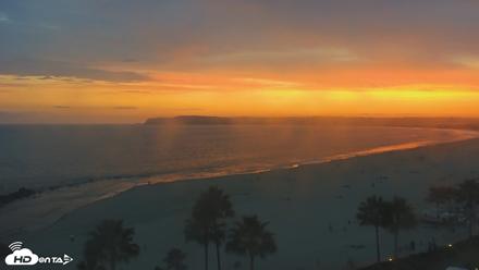 Hotel Del Coronado 4K Roaming Live Cam - Aug 10, 2026, 7:50pm PDT
