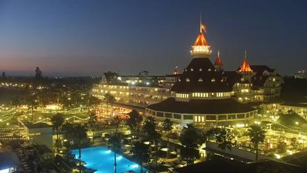 Hotel Del Coronado 4K Roaming Live Cam - Nov 7, 2025, 5:24pm PST