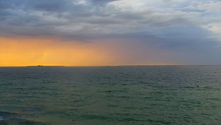 Rod & Reel Pier Live Webcam - Oct 19, 2025, 6:45pm EDT