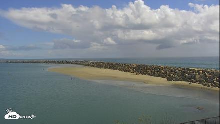 Dana Point Harbor Laguna Cliffs Resort Live Webcam - Apr 13, 2026, 2:36pm PDT